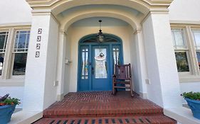 Avenue O Bed And Breakfast